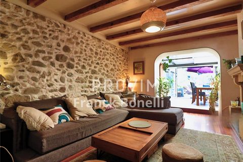 PROVIMO EXCLUSIVITY. Franck Bonelli presents this pleasant village house, located in the centre of the village of Beaumont (Le Chable). You will be seduced by the character of the old stone and a pleasant garden at the back of the house, with a quiet...