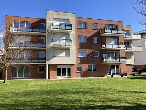 ARRAS (rear station) Debuisson Immobilier presents, in exclusivity, this superb T4 apartment located on the ground floor of a secure and maintained condominium. It consists of an entrance, a living room of 24 m2 facing south-west with access to a ter...