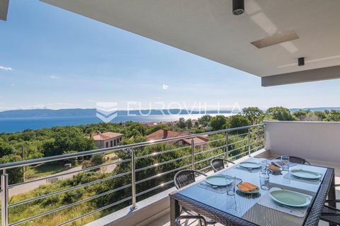 For sale is a house located on the east coast of Istria, near Labin, which in recent years has become an increasingly popular destination due to the peace it offers and the wild beaches located in the immediate vicinity. This house extends over two f...