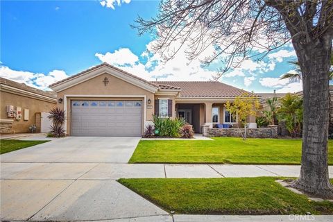 Welcome to this stunning turnkey home, in the premiere 55 plus community of Solera Diamond Valley by Del Web. This ready for move in home boasts 2 bedrooms, 2 baths, and a versatile office space within its spacious 2,130 square feet. Set against a ba...