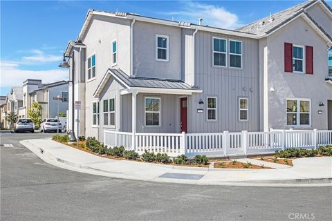 Welcome home to this stunning brand new corner lot home featuring 3 Bedrooms, Loft, and 2.5 Bathrooms! Enjoy the open concept living space with high ceilings, lots of natural light with contemporary and clean color pallets. The spacious open kitchen ...