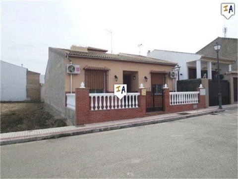 This large Chalet style Villa is located in the town of Fuente de Piedra close to all the local amenities and within walking distance to the famous flamingo lake. To the front of the property there is a gate terrace which leads to the main entrance. ...