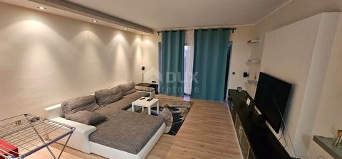 Location: Primorsko-goranska županija, Rijeka, Krimeja. RIJEKA, CRIMEA - NEWLY RENOVATED APARTMENT WITH SEA VIEW WITH UTILITIES INCLUDED IN THE PRICE! Completely renovated in 2021 (new roof, new gutters, new facade - 10 cm styrofoam, new water pipes,...