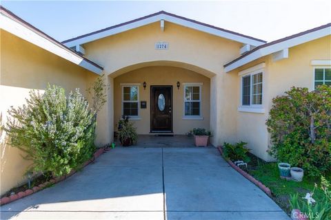Unique, nothing on the market similar in the area! 4BD & 3BA Main House with Detached ADU complete with separate bedroom/full bathroom/living area & kitchen Nestled in the heart of Anaheim, this stunning property invites you to experience the epitome...
