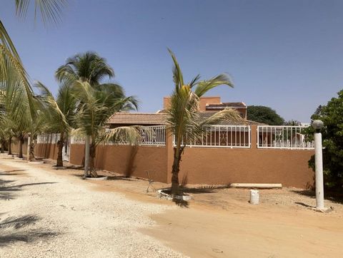 Villa with LAND TITLE located in a residence 200m from the private beach. Main villa composed of a large living room 48 m² with kitchen bar, 3 bedrooms with shower rooms, toilet. Closed terrace passageway. In the second building, ideal for rental, yo...