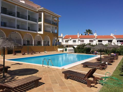 ALQUILERES VACACIONALES Este apartamento de 1 dormitorio se encuentra a 11 minutos a pie de la playa de Alagoa y cuenta con terraza, piscina al aire libre y aparcamiento. Este apartamento de 1 dormitorio incluye un magnífico balcón con vistas al mar ...