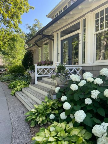 Iconic and enchanting Minnetonka Beach cottage-style lake home that will surely capture your heart with bright south-facing wraparound porch and open floorplan that's perfect for both family living and entertaining. Stunning renovations throughout th...