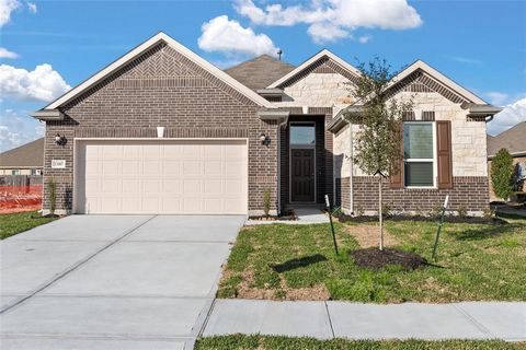 KB HOME NEW CONSTRUCTION - Welcome home to 13007 Ivory Field Lane located in Lakewood Pines and zoned to Humble ISD! This floor plan features 3 bedrooms, 2 full baths, Flex Room and an attached 2-car garage. Additional features include stainless stee...