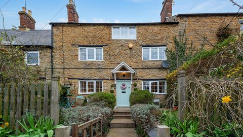 ** OPEN DAY - Saturday 20th April 11am - by appointment only ** A beautifully presented and deceptively spacious cottage in the sought after village of Croughton, comprising Utility/WC, breakfast kitchen, three reception rooms, four bedrooms, one hav...