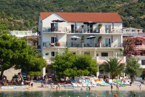 Studio apartment right on the beach with spectacular views of the Adriatic Sea and the islands.