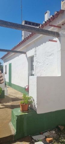 2 bedroom villa with 106 m2 of gross private area, with patio/land, in Arcos - Estremoz. The Property is rented with an open-ended contract (With tenant) Located in Arcos, it is a parish in the municipality of Estremoz, in the Alentejo region, Portug...