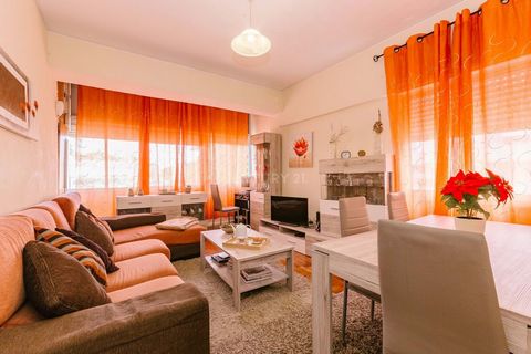 Welcome to this apartment partially renovated and ready to move into. Located in a very calm and peaceful area in Apelação, 25 minutes by car from the center of Lisbon, it is a great opportunity to live or invest in this pleasant area. With kitchen e...