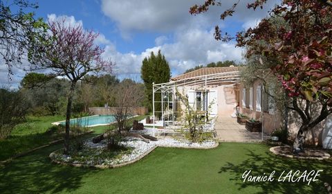 Dpt Bouches du Rhône (13), à vendre CUGES LES PINS Magnifique villa de 236 m² avec piscine et dépendance au calme absolu sur un terrain de 2 231 m²