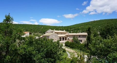 Located in the Luberon natural park, near the village of Banon, in the middle of lavender, oaks and scrubland, come and discover this magnificent property of 20 hectares and its bastide of around 550 m² with very nice amenities. Since 2014, the owner...