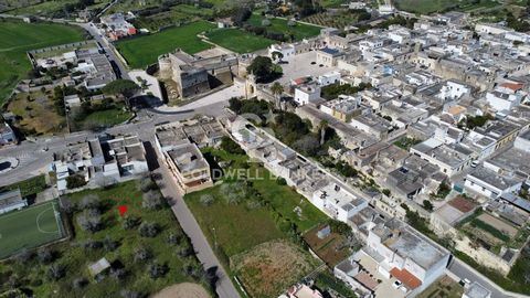 ACAJA (VERNOLE) - LECCE - SALENTO In the heart of the characteristic village of Acaja (hamlet of Vernole), in the immediate vicinity of the main square, the Renaissance castle and the beautiful entrance door to the ancient fortified city, just 5 kilo...