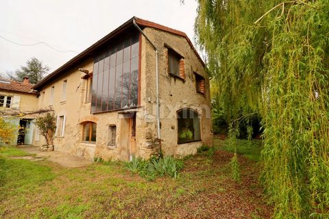 Ref67979HA: EXCLUSIVE. 5 minutes from Crest, 25 minutes from Valence TGV station, and the A7 exit, this property has two apartments, the first of approximately 100 m2 with 1 bedroom and large living room with work to be completed, the second of 160m2...