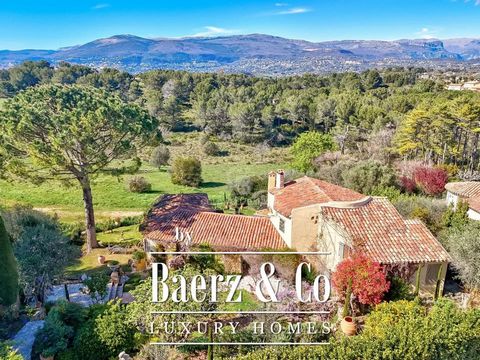 Top location in the gorgeous and secured domaine! Loaded 3 kms from Mougins village, Superb villa offering 250 sqm of luxurious living space, five bedrooms (including two bedrooms on the ground floor), two bathrooms, two shower rooms, big country kit...