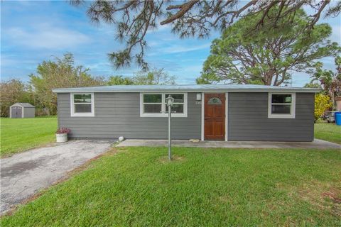 Fully renovated 3/2 in Rock Ridge offers an open concept layout perfect for entertaining, or relaxing w/family. Separate entrance for potential in-law section providing extra privacy & convenience. New standing seam metal roof, new tankless water htr...