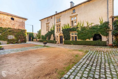 16th century residence with adjoining estate..... Situated on the outskirts of the village, the house dominates the surrounding peaceful rolling lush green landscape. We invite you to pass the porch to discover the majestic facade of this magnificent...