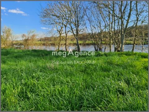 The call of nature, on the edge of Vienne Come and discover this beautiful plot of 1202 m2 made up of 3 plots of land bordered by the river. This property has 60m of shoreline. Ideal for recharging your batteries and spending a pleasant weekend