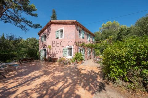 For sale in AIX EN PROVENCE, in the heart of unspoilt countryside, property comprising 2 houses set in 3700m2 of parkland, offering an exceptionally peaceful setting.The main house (130m2) features a ground floor with a large kitchen/dining room, a b...
