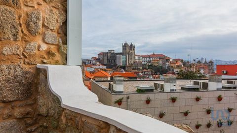 Prédio NOVO c/ licença para Alojamento Local, na Baixa do Porto. O prédio é constituído por 7 apartamento e 1 espaço comercial, distribuídos em 4 pisos, servidos de elevador. Piso 0: T1+1 e Loja Piso 1: 2 T0 Piso 2: 2 T0 Piso 3: 2 T1 mezanino A nível...