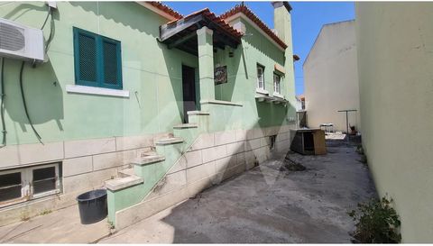 LOCATION The property presented is located in the center of Valado dos Frades, on Rua da Luz and with pedestrian access to Rua Professor Arlindo Varela. Given its proximity to the Municipality of Nazaré, only 7 km away and less than 10 minutes by car...