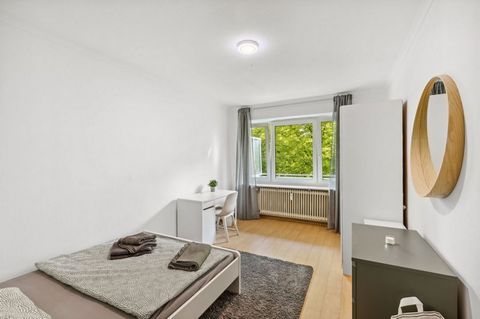 A bright, very modern and high-quality furnished large apartment with approx. 87 qm awaits you in Hamburg Harburg. This apartment is shared with 2 other people, in total 3 people. Your room is 16 qm big and has everything you need.