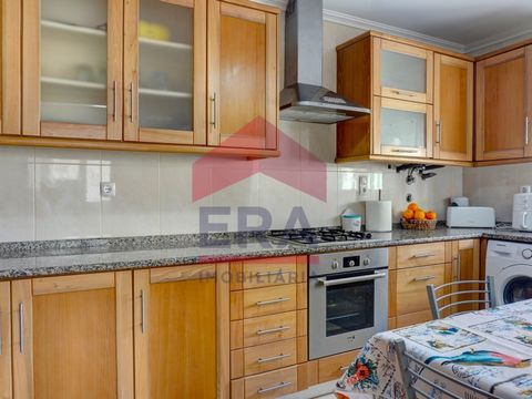2 bedroom house consisting of 2 floors. On the ground floor we find a semi-equipped kitchen, pantry, living room and a guest bathroom, stairs leading to the upper floor. On the 1st floor we find two bedrooms with a balcony and a bathroom. The house h...