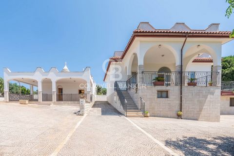 PUGLIA - CISTERNINO VILLA WITH GARDEN Coldwell Banker offers for sale a real estate complex consisting of two villas and ancillary buildings which we will describe better below. The first villa consists of a living room, a kitchenette, a hallway, an ...