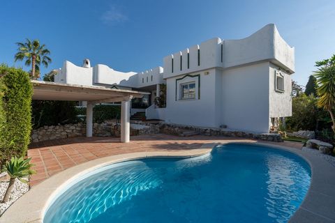 South facing villa in Marbella for sale!! This lovely villa is located next to the prestigous villa area of Hacienda Las Chapas only 800 metres from the beach and located in Marbella East. It is a single level villa set in a totally fenced and secure...