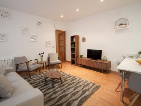 A perfect flat to enjoy Madrid in comfort and in the best area of the city. The flat is on the first floor WITH LIFT of a building declared of cultural interest. The flat is interior to a courtyard, so silence is guaranteed. It was completely refurbi...