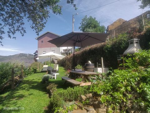 Cozy and spacious villa, located at the top of the mountain where peace, tranquility and the green of nature reigns, located in the village of Préstimo - Águeda. The house has two floors, on the ground floor there is; kitchen, living room, a bedroom ...