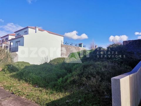 Urban plot with a total area of 375m² with the possibility of construction. It is located in the parish of Relva, in the municipality of Ponta Delgada, opposite the airport and overlooking the sea. It has excellent sun exposure and as there is no pos...