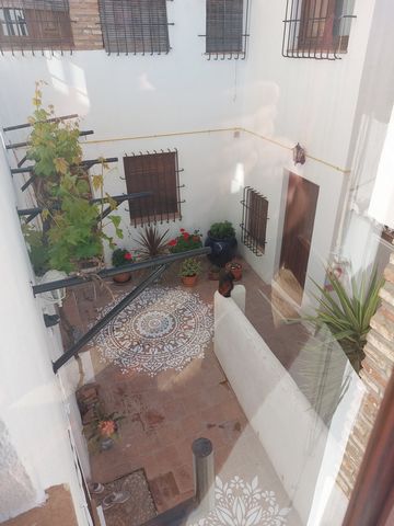 Charming 3-bedroom village house located in the idyllic village of Saleres. This traditional Spanish property offers a unique opportunity to experience the rustic beauty and peaceful ambiance of village life while enjoying modern comforts. Nestled in...