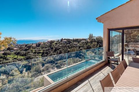 AGNES MALECKI AGENCE EXCLUSIVE in the VILLAGE OF BORMES - located in the heart of the village of Bormes les Mimosas, this exceptional residence benefits from 380 m2 of living space with a beautiful VIEW OF THE SEA. Recently renovated stone property w...