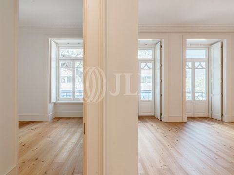 1-bedroom apartment, brand new, with 50 sqm of gross private area, including a balcony and a parking space, located in the República 55 development in Avenidas Novas, Lisbon. The apartment features a 25 sqm open-plan living room with a fully equipped...