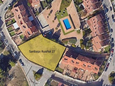 Unique opportunity to acquire a non-residential urban plot in a privileged location in the Pedra-Santa residential area of Sentmenat! With an area of 1317 m2, this plot offers an ideal space for the development of professional and commercial activiti...