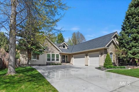 Welcome to your next home in the much admired Brookwood Estates of Eagle, ID! Nestled near Eagle Hills Golf Course, this expansive 4066 sq ft residence boasts 4 beds, 4 baths, plus a versatile office perfect for a bedroom or nursery. Enjoy the conven...