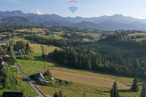 I invite you to buy a plot of land in Zakopane at Zoniówka Street. It is located in a quiet and peaceful place on the outskirts of Zakopane. The plot consists of 2 properties No. 416/3 with an area of 0.3574 ha and 417/1 with an area of 0.0115 ha obr...