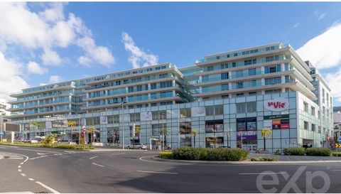 Appartement in het centrum van Funchal gelegen in het Funchal Centrum-gebouw (La Vie), ingevoegd in een uniek gebouw, met hedendaagse architectuur, in een van de referentiegebieden, niet alleen door het grote aantal diensten dat we hebben zonder een ...