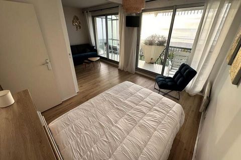 Dieses charmante 47 Quadratmeter große Apartment ist ideal für bis zu 5 Gäste. Es verfügt über ein Schlafzimmer mit einem Doppelbett und einem Einzelbett und bietet Komfort und Flexibilität. Die Immobilie befindet sich im zweiten Stock und ist über e...