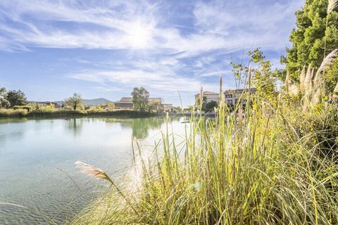 La Résidence Pont Royal en Provence - maeva Home est située dans les Bouches-du-Rhône, entre Aix-en-Provence et Avignon. C'est une destination idéale pour vous ressourcer et profiter des nombreuses activités. La résidence se trouve au coeur du villag...