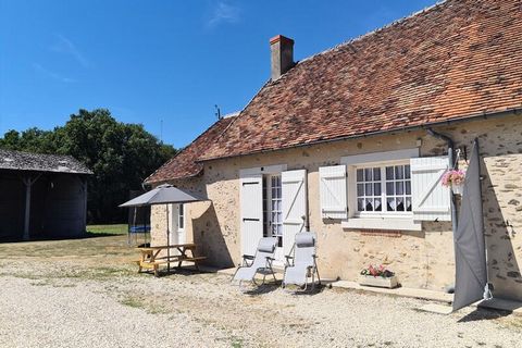 In Berry, in het hart van het Regionaal Natuurpark van de Brenne, in een gehucht, gelijkvloers huis, grenzend aan een andere gîte, met uitzicht op een vijver. De extra's: lakens, handdoeken, schoonmaak en verwarming inbegrepen in de prijs. Ingerichte...