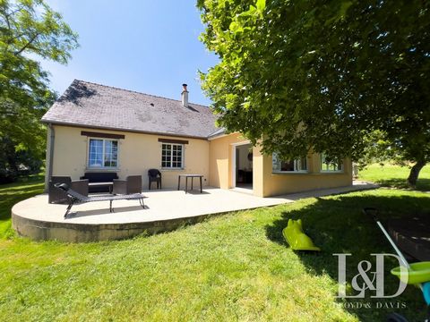 Contemporary House in Fontevraud-l'Abbaye: A Haven of Serenity Discover this magnificent contemporary house of 128 m² of living space, nestled in a green setting of 1800 m² in Fontevraud-l'Abbaye. Built in 1980 and renovated in 2015, this luxury resi...