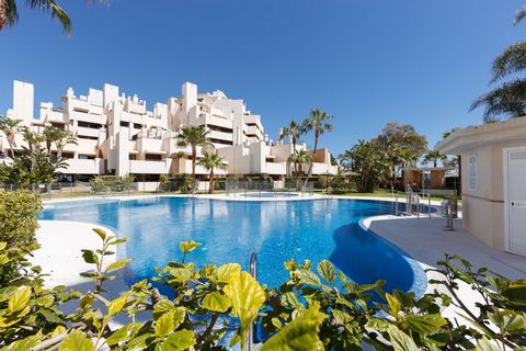 Spacious three bedroom flat in a frontline beach complex in Nueva Milla de Oro, in the exclusive area of Estepona East, in the province of Malaga. This luxurious flat is located just 5 minutes from the town centre and within walking distance to schoo...