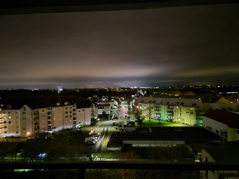 Neu renovierte und frisch eingerichtete 1,5 ZKB Wohnung mit Balkon und toller Aussicht auf die Rhein-Ebene zwischen Bergstraße und Pfälzerwald. Die Wohnung befindet sich in Frankenthal, im 9. Stockwerk eines modernisierten, sehr gepflegten Hochhauses...