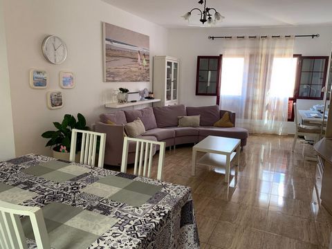 OPPORTUNITY!! Interesting opportunity in the fabelo area in Puerto del Rosario The apartment consists of 2 bedrooms, 1 bathroom, living room - kitchen, additional has as annexes a private terrace on the roof of the building and storage room in the sa...