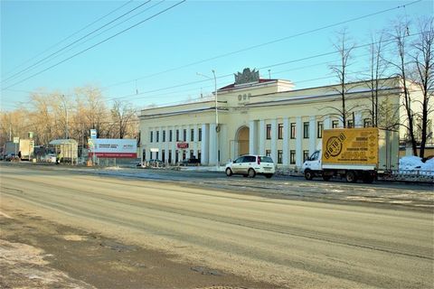 Основные характеристики и преимущества объекта: Здание расположено на территории Турбомоторного завода с контролем доступа. Возможен индивидуальный въезд к зданию. Цех металлообработки общая площадь здания 839.7кв.м ; АБК . производственная площадь 8...