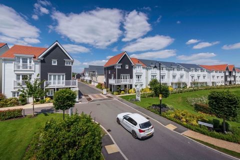 Discover the perfect balance of vibrant community and serene natural beauty, just minutes from Reading town centre. These contemporary 1 & 2 bedroom apartments (465 - 872 sq ft / 43 - 81 m2) are nestled around a picturesque lake and surrounded by exp...